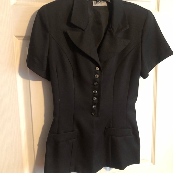 Women’s black suit - Picture 2 of 9